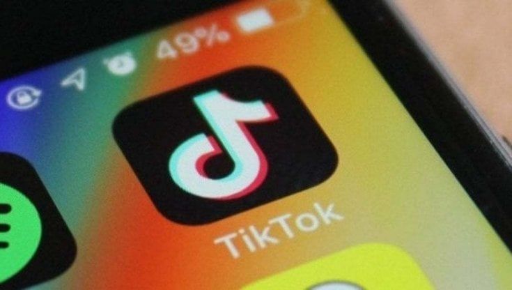 Tik Tok, il Garante Privacy avvia un procedimento: "Scarsa attenzione alla tutela dei minori"