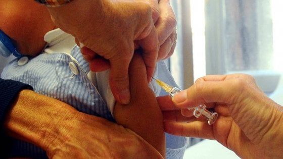 Vaccini, "in Lombardia oltre 25mila studenti non in regola": i dati arrivati in Regione