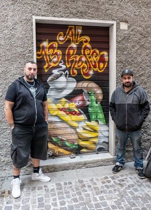 Valpolcevera, sulle saracinesche dilagano i graffiti tra arte e commercio
