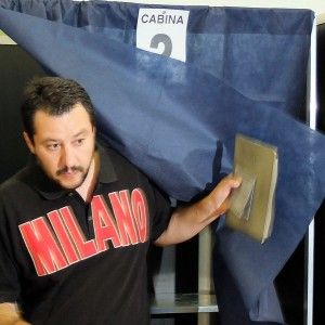 Lega, Salvini riapre a Berlusconi dopo il voto europeo. "E a Milano sfratteremo Pisapia"