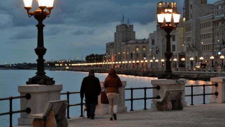 Bari, triplicati i costi energetici: "Con aumenti del 216% è la città con il rincaro della bolletta pubblica più alto d'Italia"