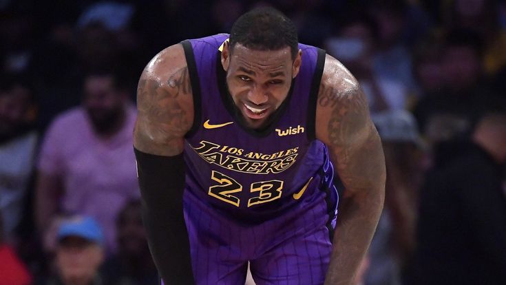 Nba, niente playoff per i Lakers: il grande flop di LeBron James