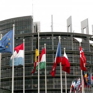 Europee, il giorno delle liste: in Sicilia giochi fatti nel Pd e 5S, Forza Italia tratta ancora 