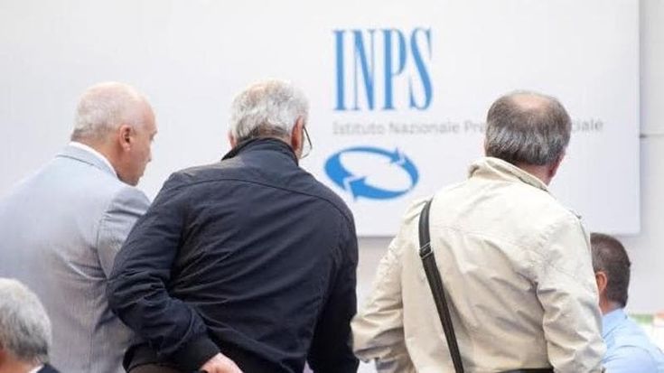Pensioni, a sorpresa si alzano i requisiti. Dal 2027 servono 43 anni e 1 mese di contributi