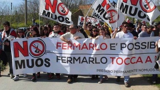 Caltanissetta, ai No Muos la mossa grillina non basta: "Scelta inutile, anzi dannosa"