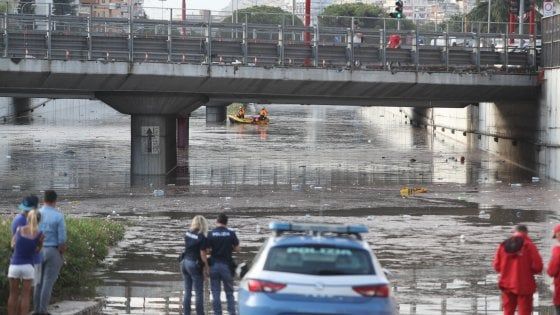 Palermo, chiavi e telecomandi in tilt per il nubifragio: scatta l'assistenza solidale 