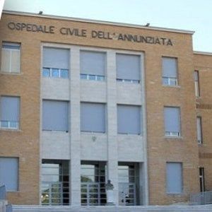Cosenza, 34enne incinta muore col bambino. Il pronto soccorso l'aveva rimandata a casa
