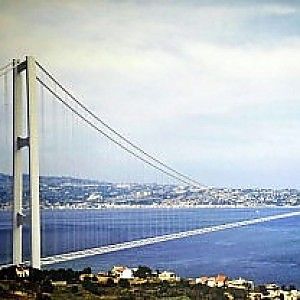 Ponte di Messina, attacchi al governo da M5s. Wwf: "Ingiustificato, non c'&egrave; alcuna penale da pagare"