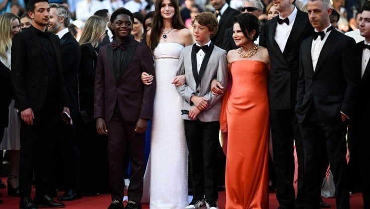 La modella, la sposa e il paracadute: le pagelle dei look in passerella sul red carpet di Cannes