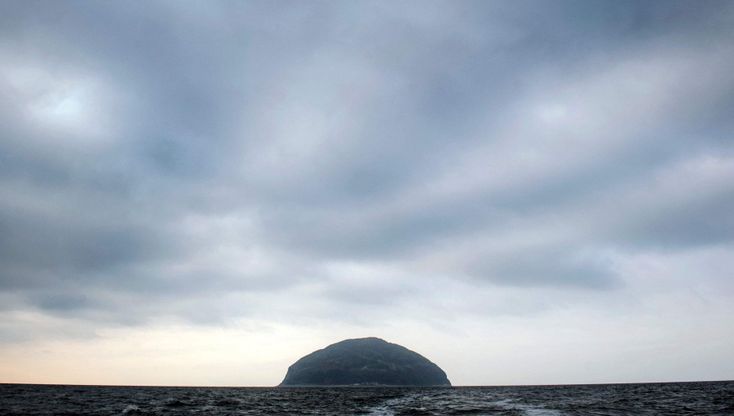 Ailsa Craig, l'isola scozzese dove si estrae la pietra del curling olimpico. Da sempre