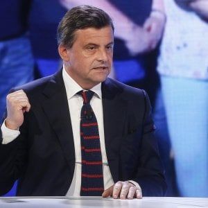 Alitalia, Calenda: "Tornando indietro la farei fallire. Lotito? Idea risibile"