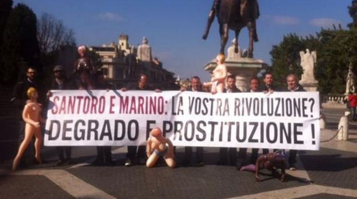 Quartiere a luci rosse, Forza Italia porta bambole gonfiabili in Campidoglio