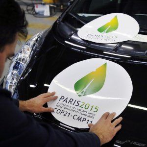 Da Renault-Nissan 90 colonnine di ricarica a Parigi