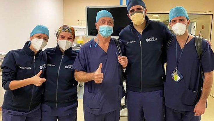 Sanità, al Miulli di Acquaviva tumore al fegato operato da robot con paziente sveglio: "E' la prima volta al mondo"