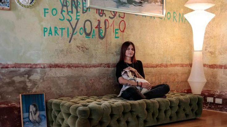 A casa di Elisa Fuksas, tra Starck e graffiti: “Anche le crepe nei muri sono buone notizie”