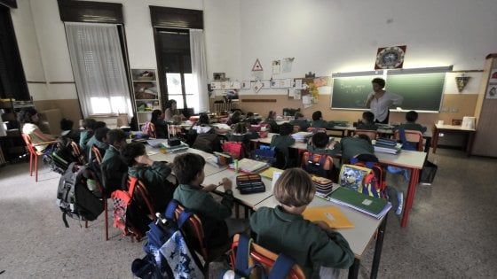 Impronte digitali a scuola, la lettera dei presidi al governo: "Ingiustificata umiliazione"