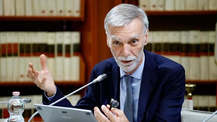 Delrio: “M5S sbaglia sui russi. Nella coalizione non esistano alleati di serie A e serie B”