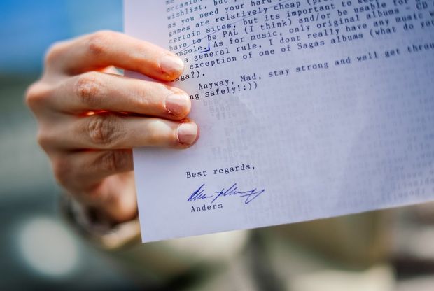 Lettere e regali per il mostro di Utoya, Victoria confessa: ''Innamorata di Breivik''