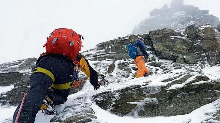 Alpi, dai ghiacciai in ritirata affiorano i cadaveri di due alpinisti belgi morti 34 anni fa