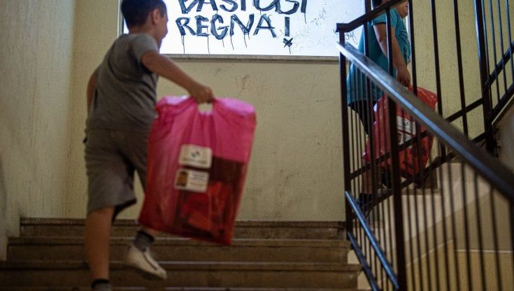 Roma, solidarietà per i bambini delle case Bastogi, finanziato un doposcuola 