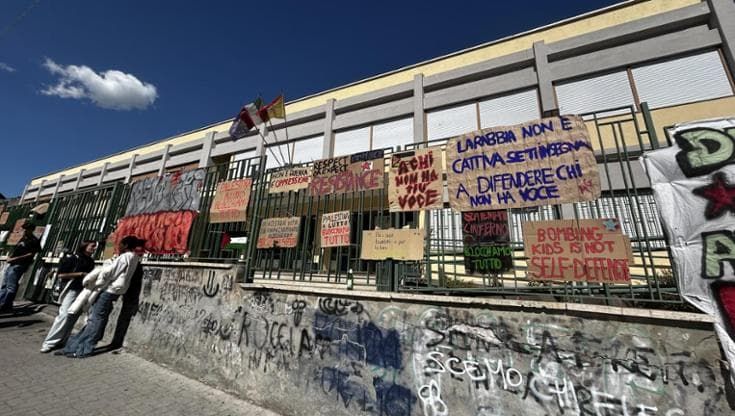 Catania, il liceo classico Spedalieri occupato: studenti in assemblea contro guerra