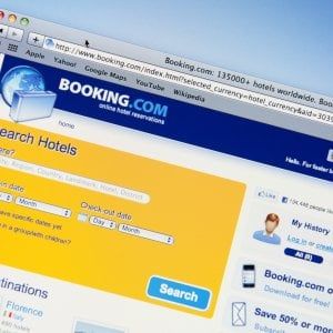 Pressing Ue su Booking.com. Entro giugno offerte più trasparenti