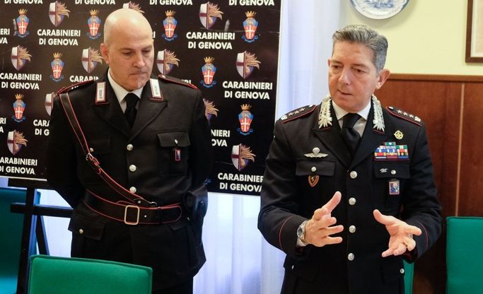 Il nuovo calendario dei carabinieri di Genova diventa internazionale