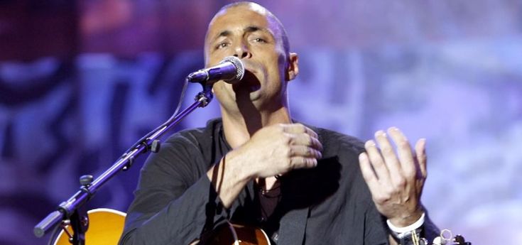 Sanremo, il veterano Alex Britti. "Se suono e mangio bene, non ho altro da chiedere"