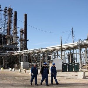 Petrolio, i tagli Opec e il rischio di fare un favore agli Usa