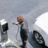 Auto elettrica e caos incentivi, l’Italia diventa un caso