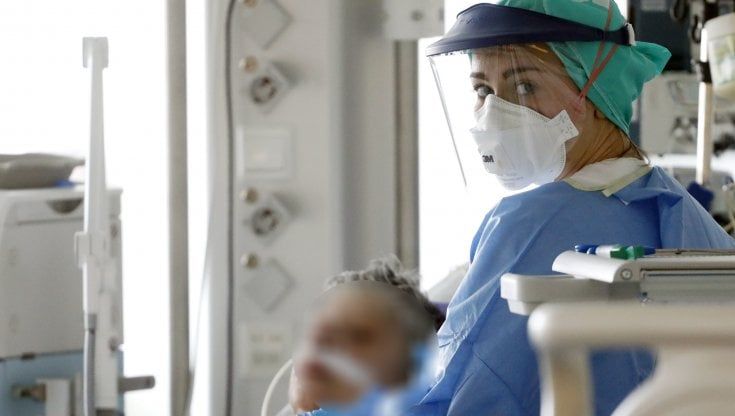Zona arancione in Piemonte, tutti i perché del nuovo lockdown: "Alto rischio di peggioramento"
