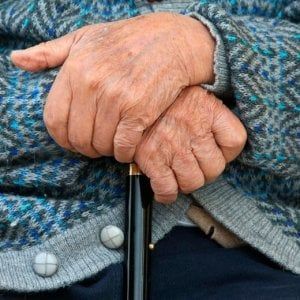 Viviamo meno e più preoccupati, ma le famiglie tornano a spendere: la foto degli italiani nel 2016 