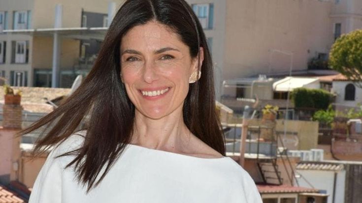 Anna Valle: “Miss Italia non mi ha reso un oggetto, i cattivi modelli sono online"
