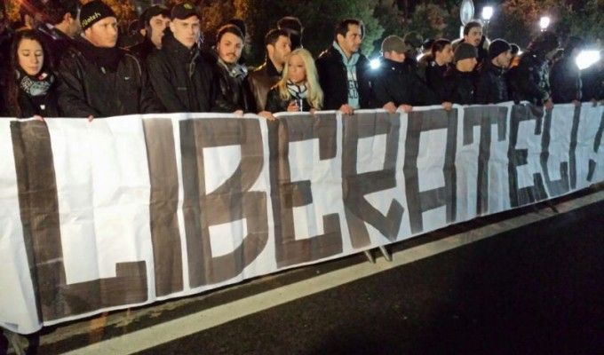 Lazio, Bonino al collega polacco: "Liberateli". Sit-in dei tifosi alla Farnesina