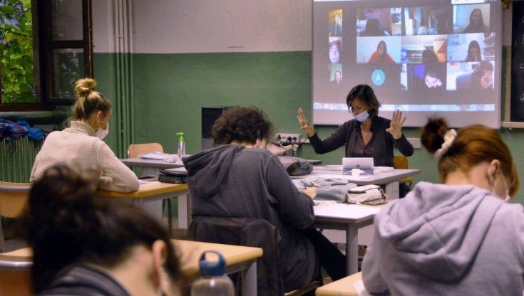 Covid e scuola: confronto tra sindacati e il ministro dell'Istruzione Bianchi