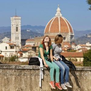 Turismo, crescono del 33% le prenotazioni dallo smartphone