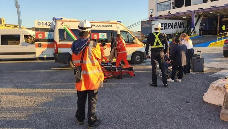 Infarto su Nave Salute: salvato. Cardiologi: “Riconoscere i sintomi può fare la differenza”