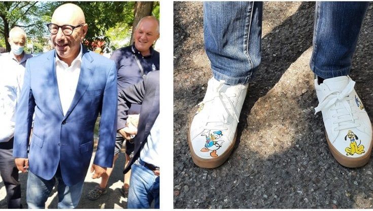 Elezioni comunali a Milano, Bernardo inizia il giro dei quartieri di periferia: "l'operazione simpatia" passa dal look 