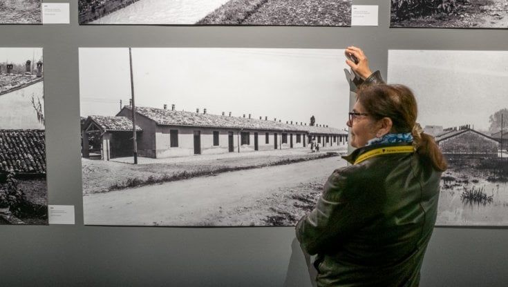 La mostra si smonta: le fotografie dei Capannoni alla città