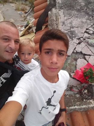Ischia, Ciro da eroe a "reporter" sui luoghi del sisma un anno dopo