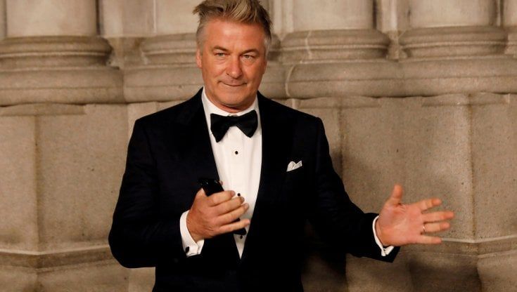 Omicidio sul set, Baldwin si difende: "Mai premuto il grilletto" 