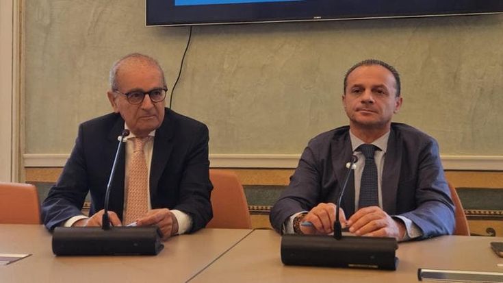 La mossa finale di De Luca: patto con il centrodestra per un gruppo alla Camera