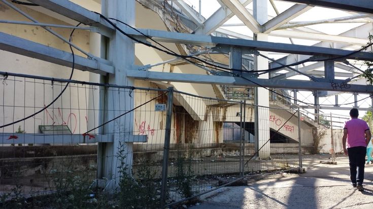 Metr&ograve; di Scampia, non si arresta il degrado
