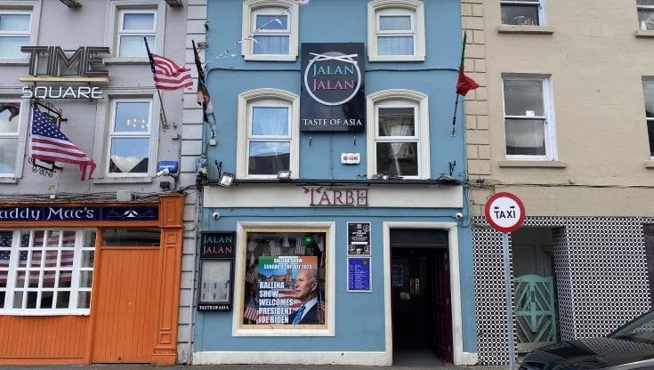 Con i parenti di Biden nell’Irlanda degli antenati: “Joe finalmente a casa”
