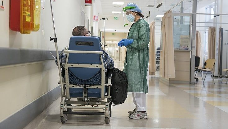 Sanità, in Puglia via libera alle assunzioni ma solo se autorizzate dalla Regione: "Nuove regole per evitare sprechi"