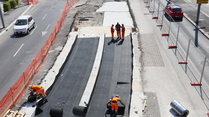 Caldo, cantieri no stop sotto accusa. I sindacati: “Denunciamo le aziende”