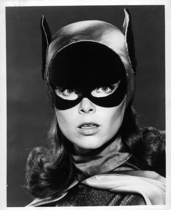 Addio Yvonne Craig, prima Batgirl della tv