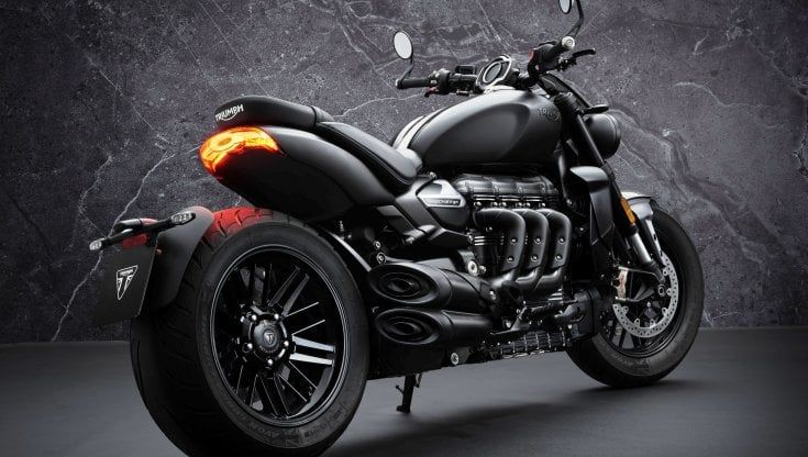 Triumph Gamma Rocket 3, più esclusività con R Black e GT Triple Black