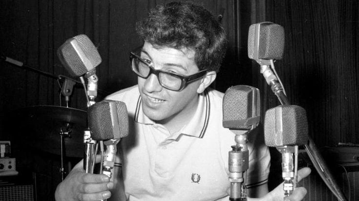 Peppino Di Capri: un piano, le giacche in lamè, gli occhialoni. “Il suo twist ha fatto la storia”