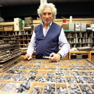 Milano, la <span>tipografia fedele a Gutenberg: qui si stampa ancora con i caratteri mobili<br /></span>